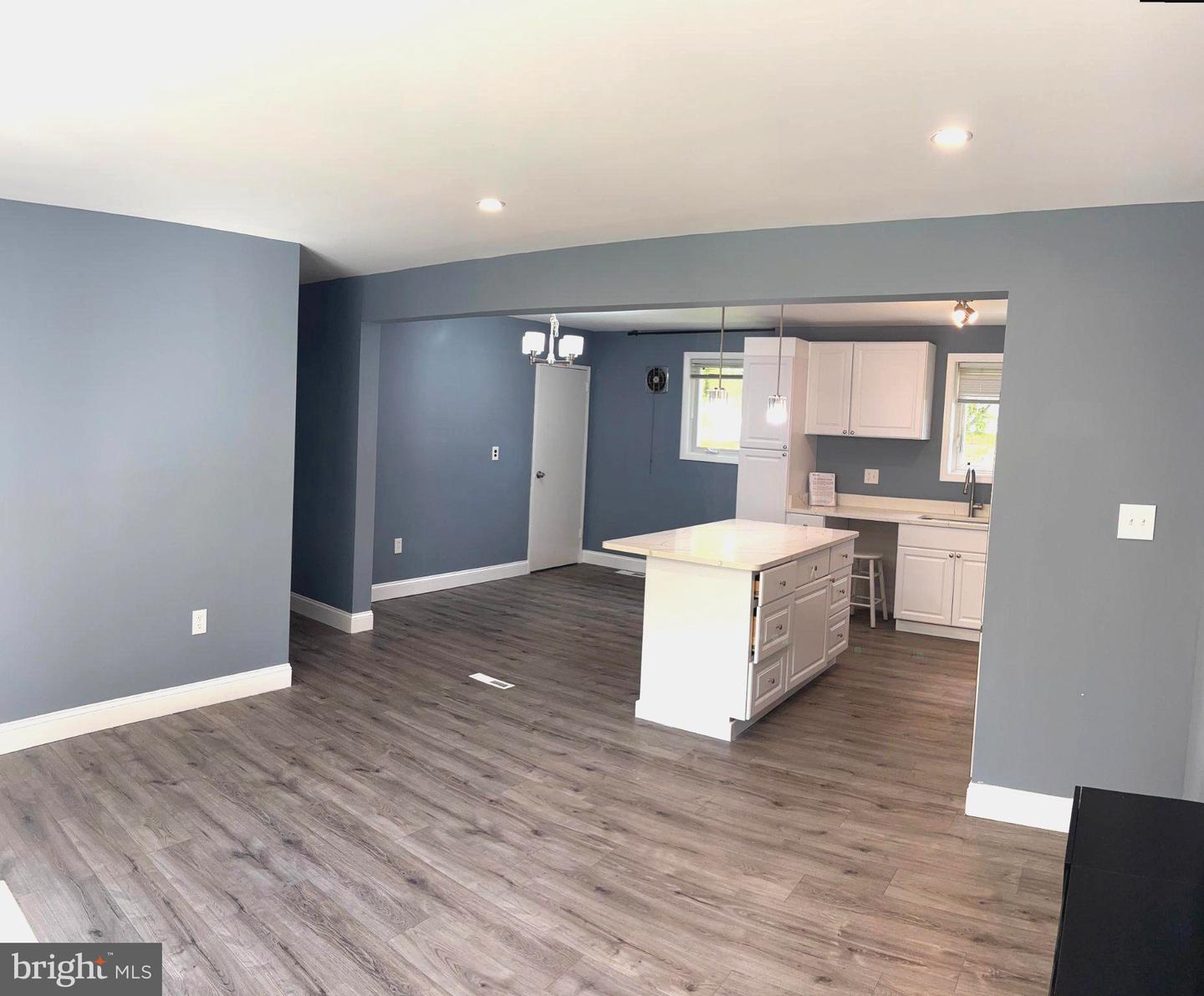 11441 Schuylkill Rd Property Photo 4