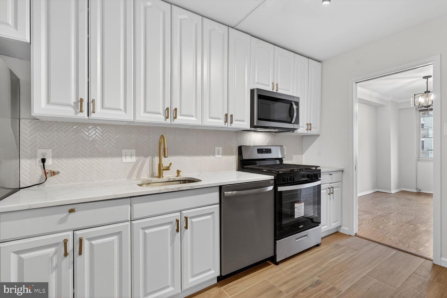 4515 Willard Ave #616s Property Photo 6