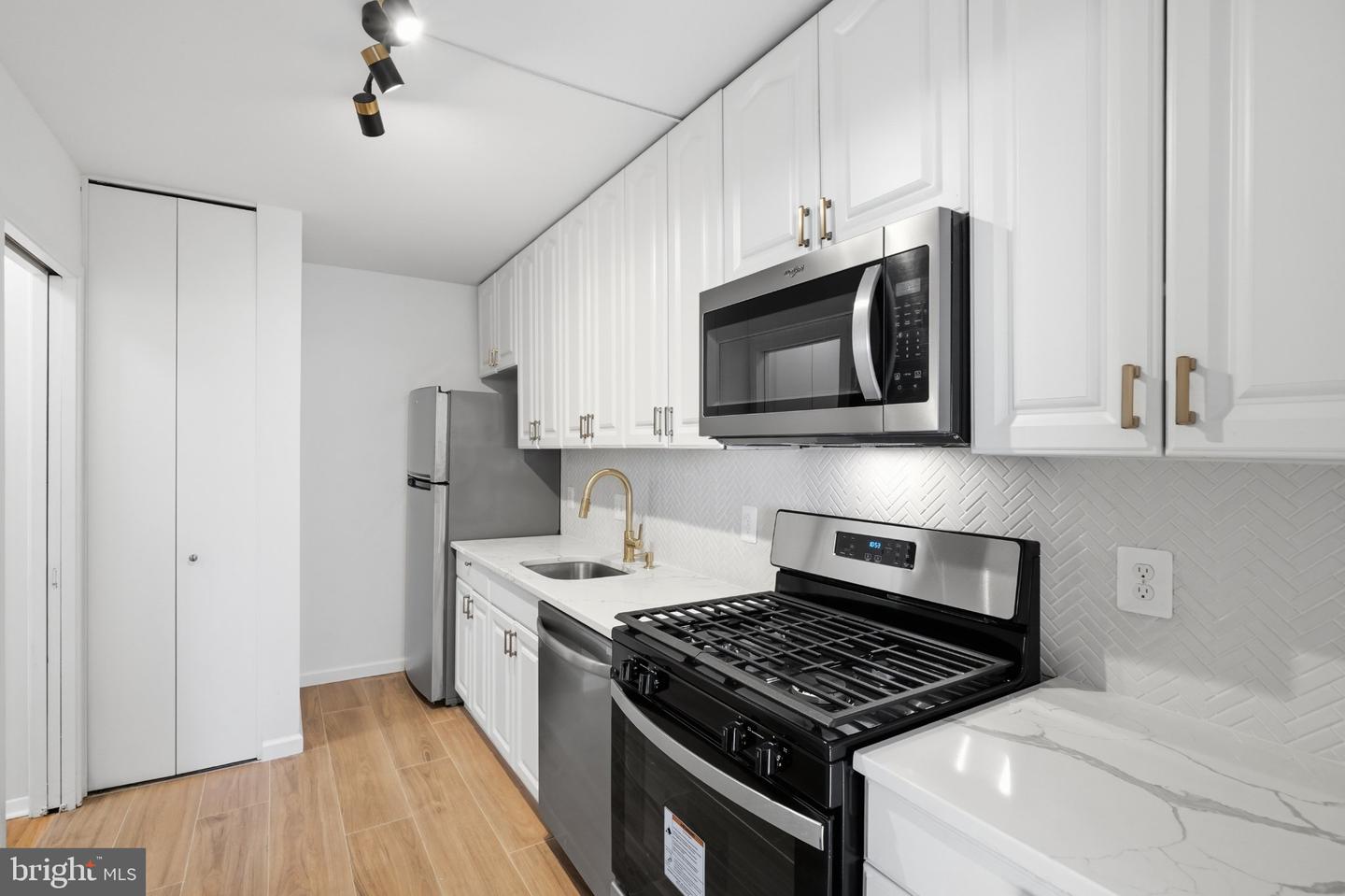 4515 Willard Ave #616s Property Photo 7