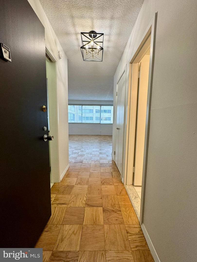 5500 Friendship Blvd #915n Property Photo 3