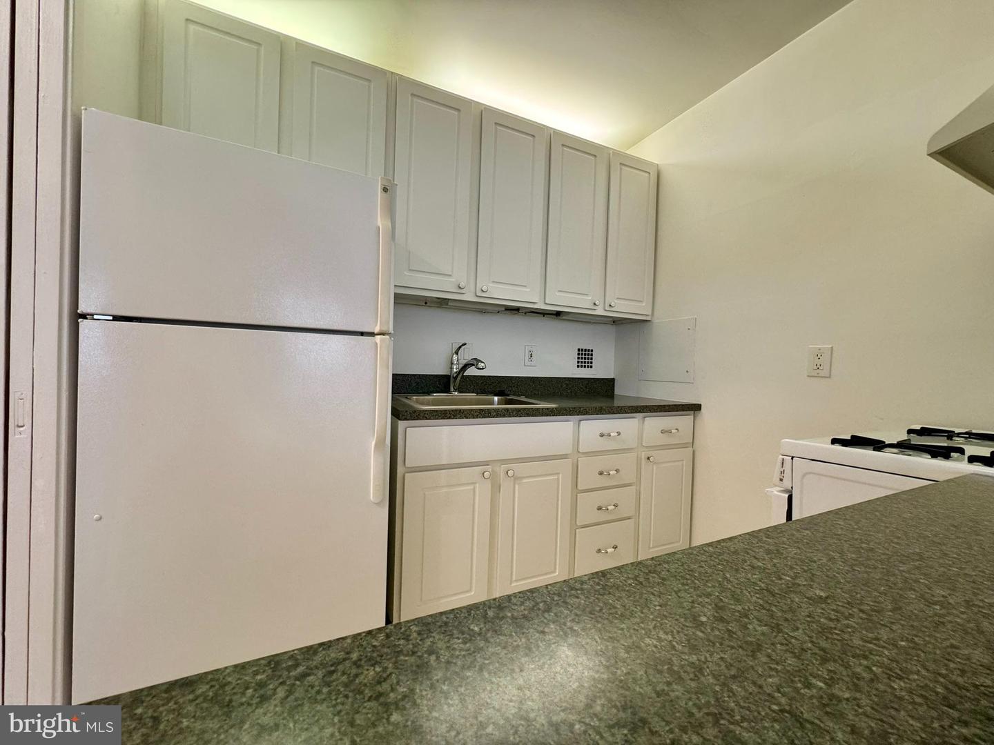 5500 Friendship Blvd #915n Property Photo 5