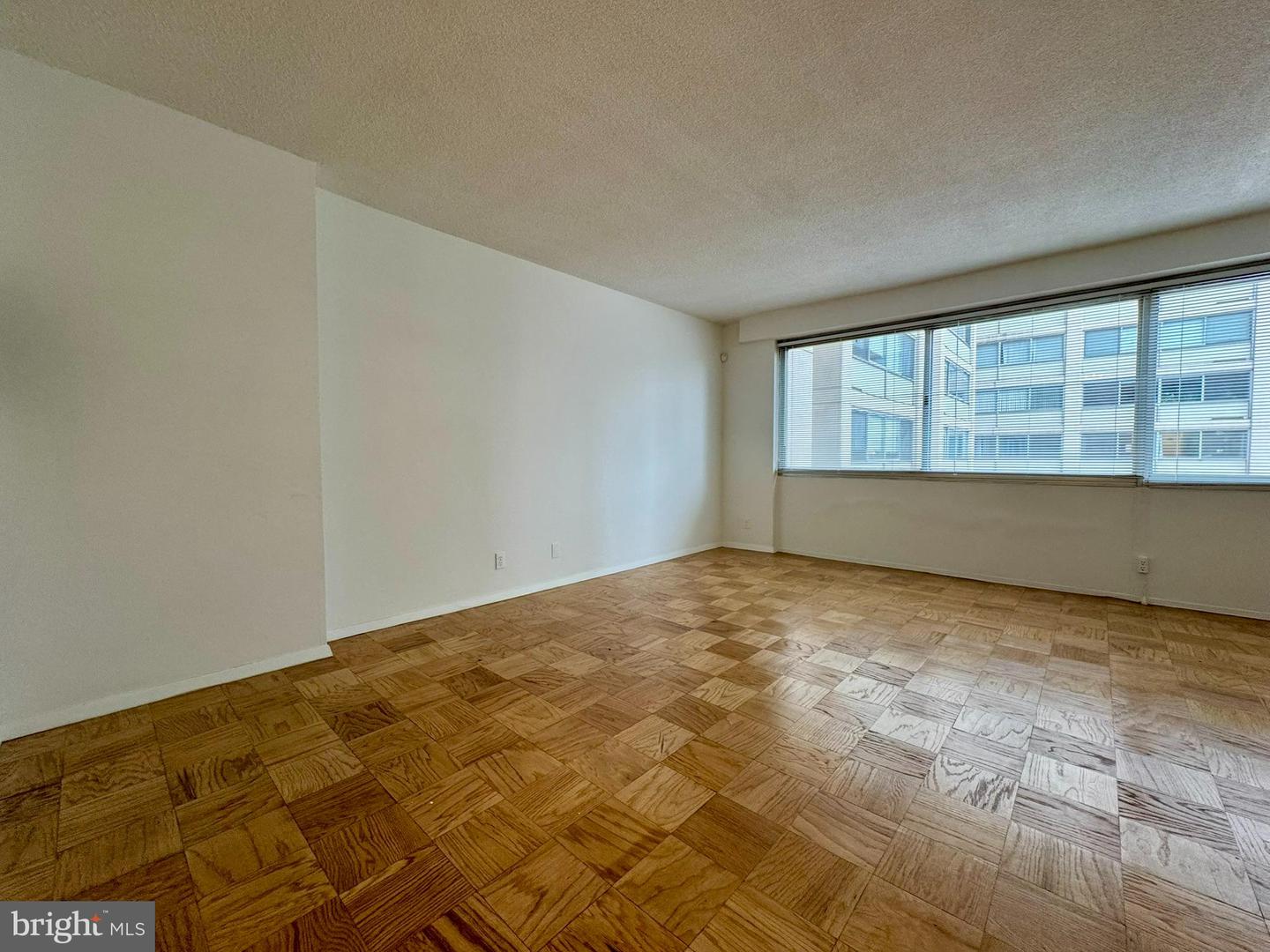 5500 Friendship Blvd #915n Property Photo 9