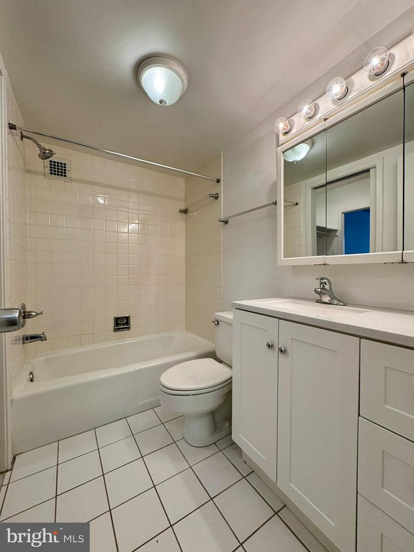 5500 Friendship Blvd #915n Property Photo 13