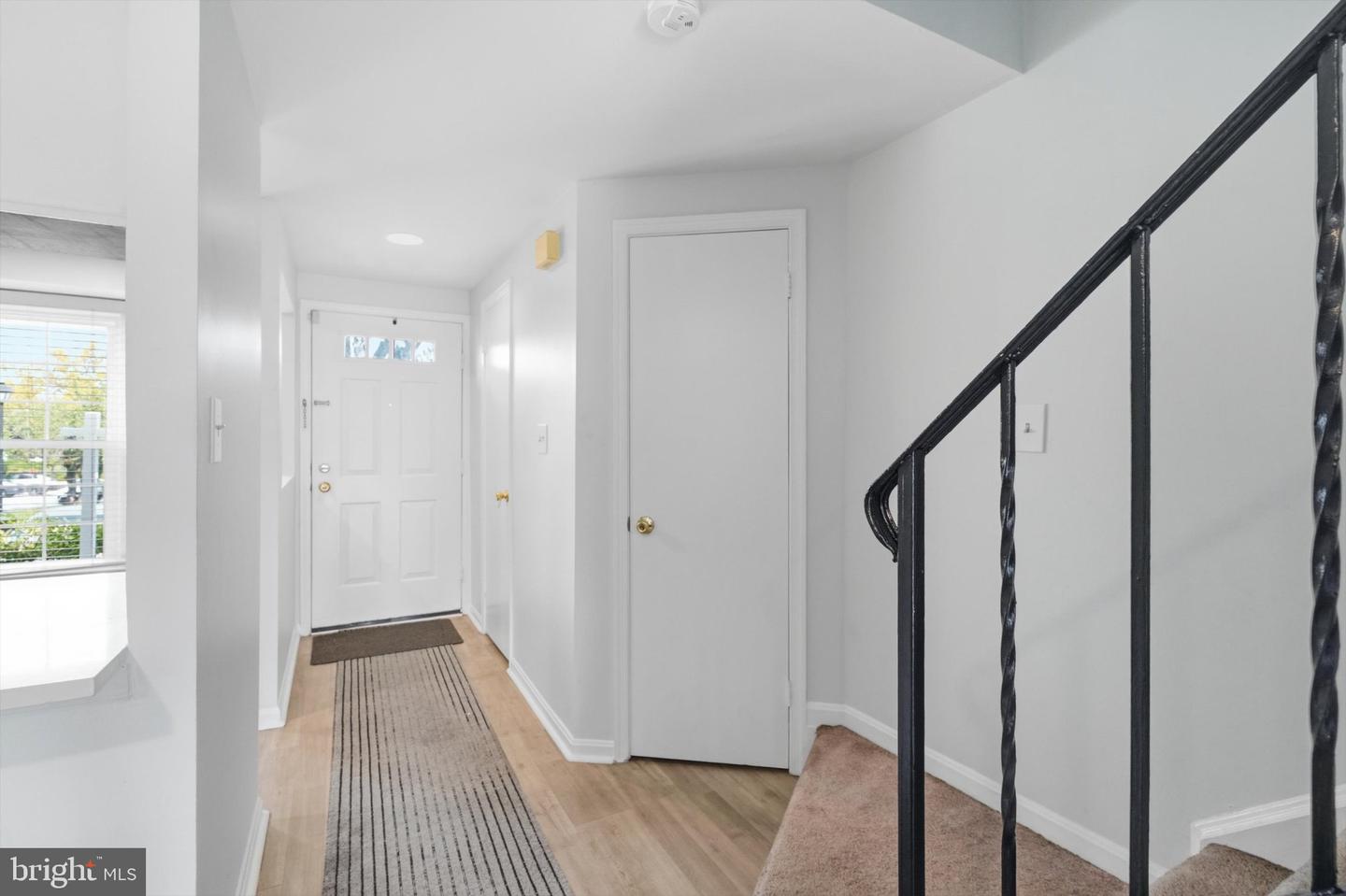 20204 Ravensdale Ct Property Photo 3