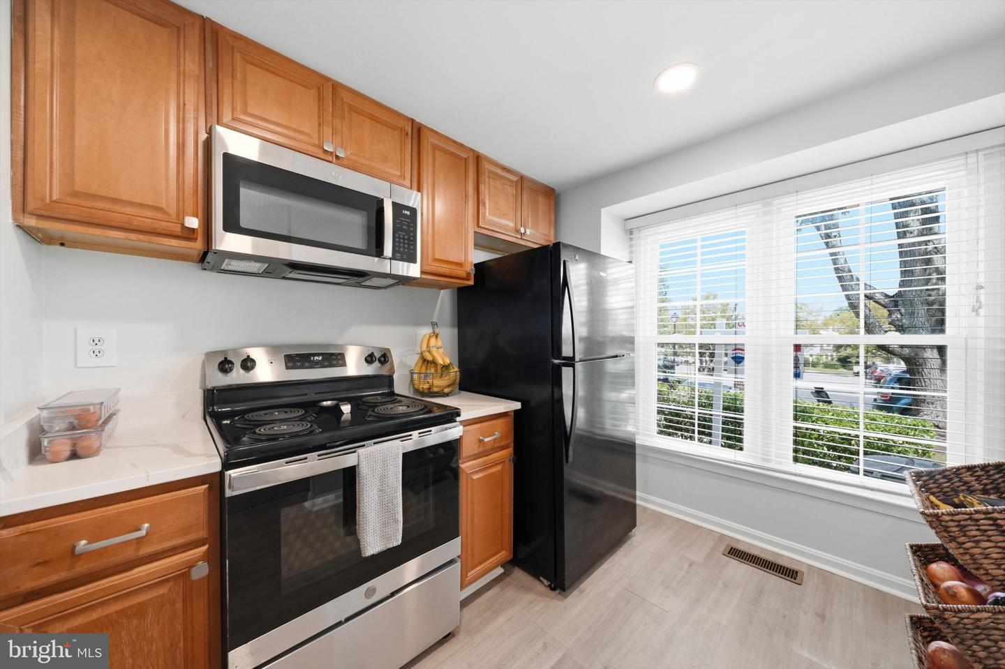 20204 Ravensdale Ct Property Photo 6