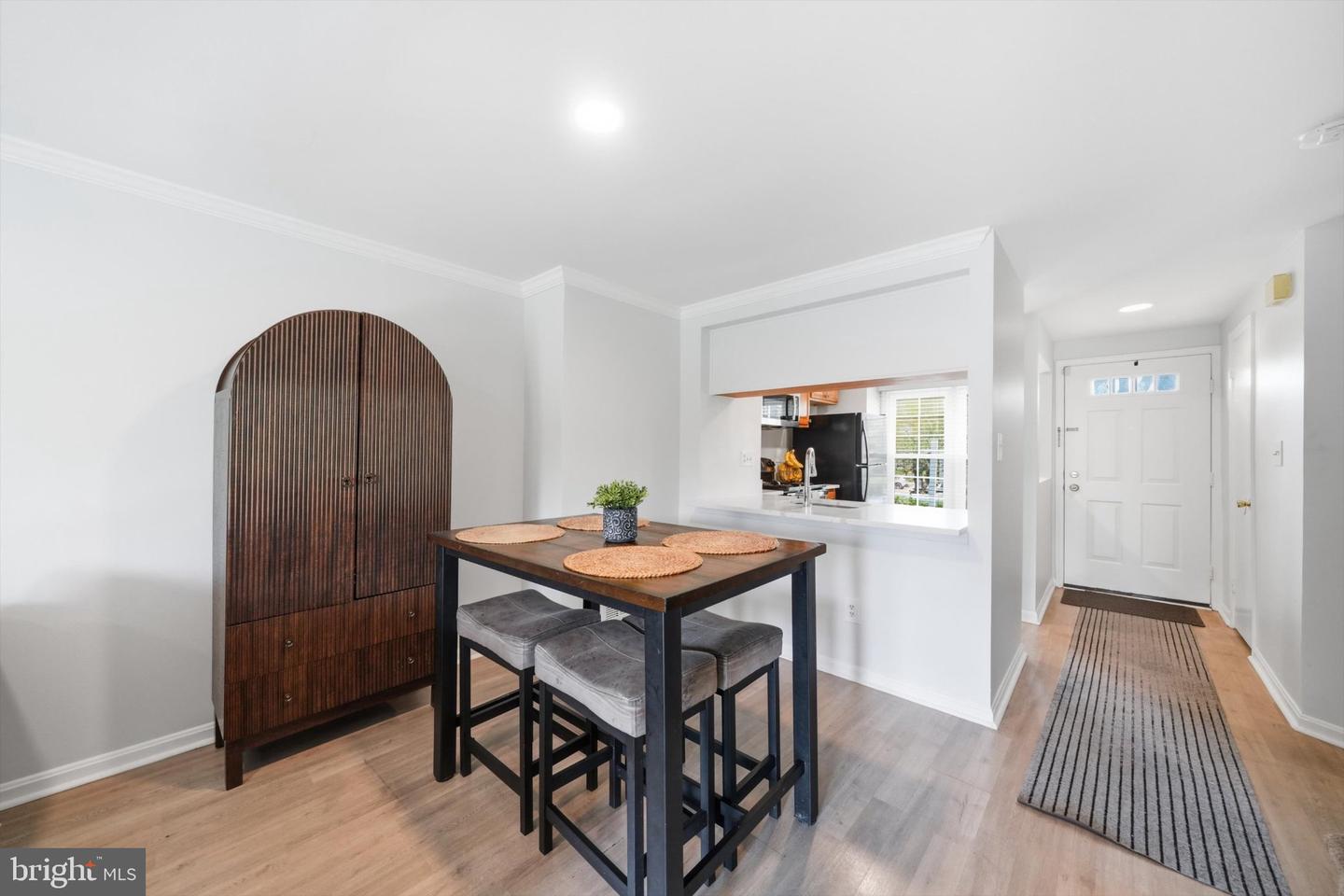 20204 Ravensdale Ct Property Photo 8