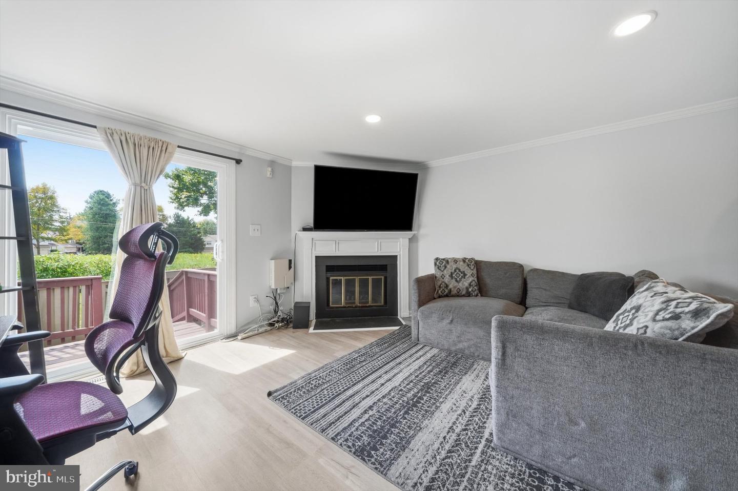 20204 Ravensdale Ct Property Photo 13