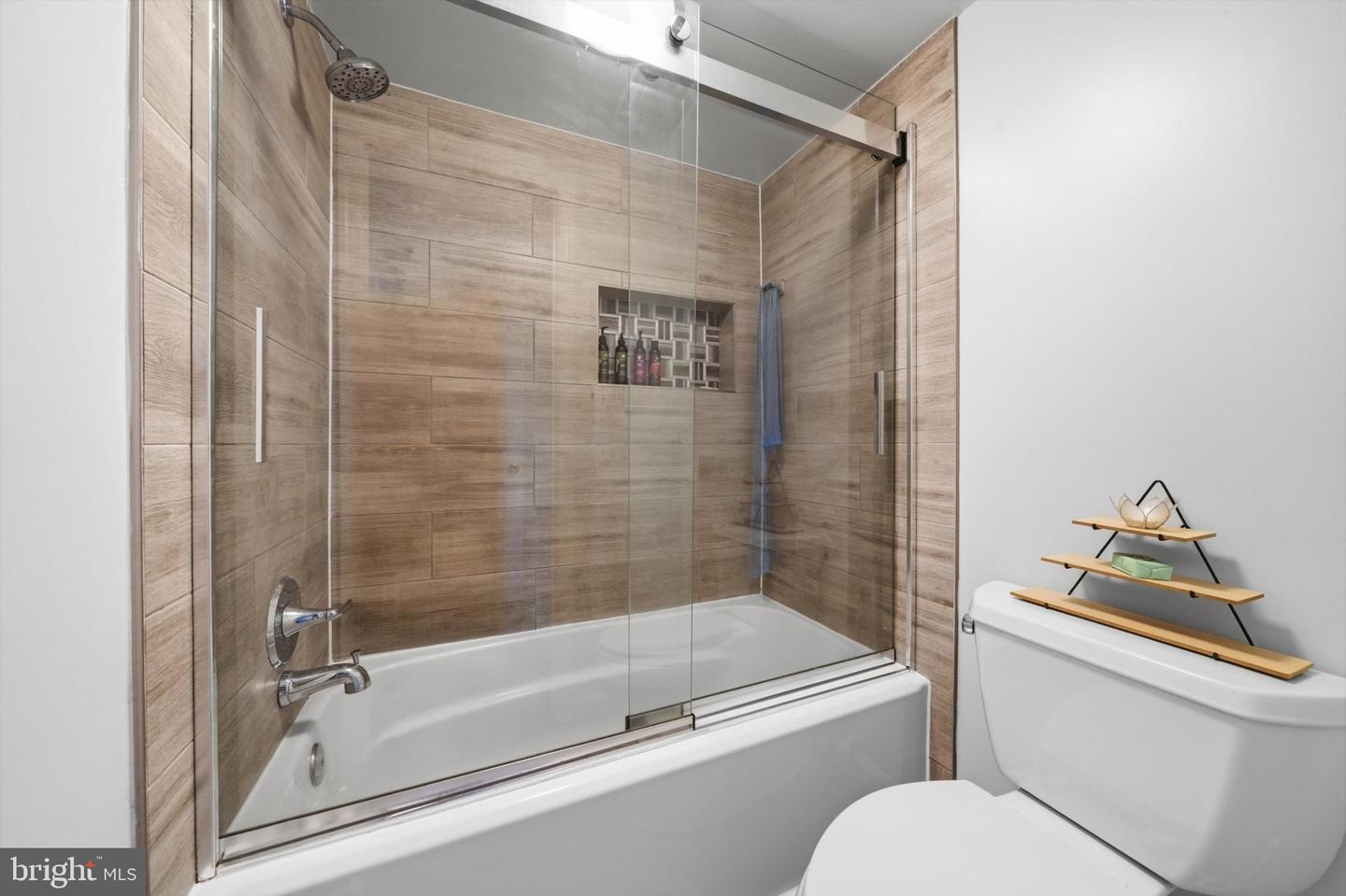 20204 Ravensdale Ct Property Photo 17