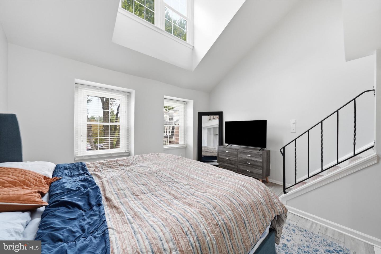 20204 Ravensdale Ct Property Photo 18
