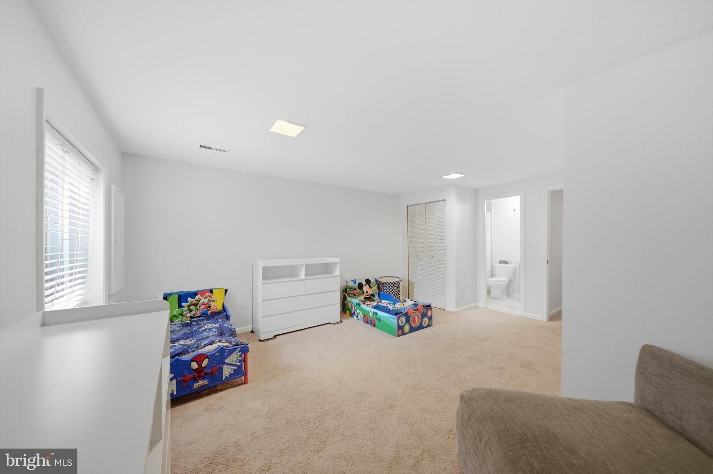 20204 Ravensdale Ct Property Photo 32