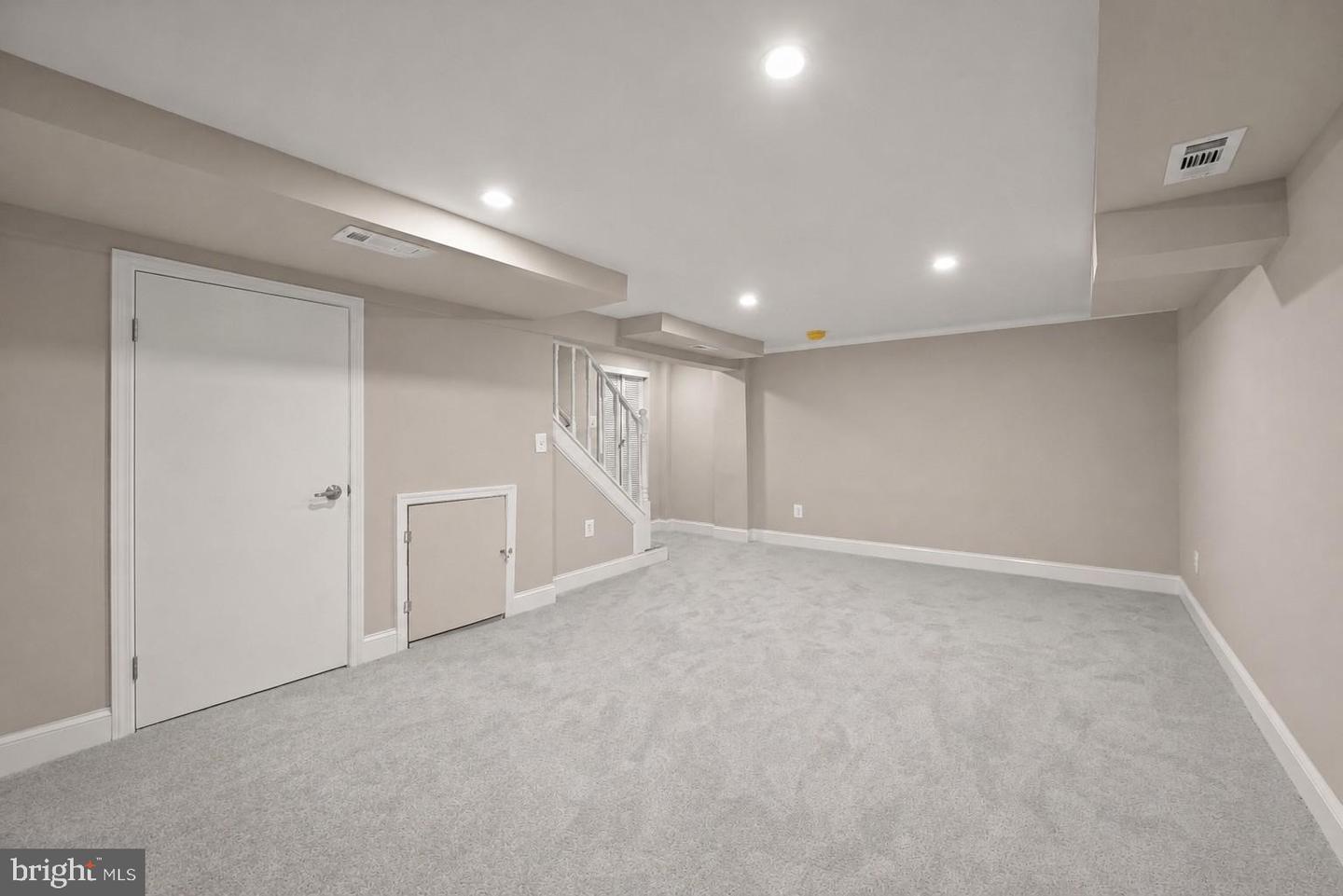 9205 Glenville Rd Property Photo 35