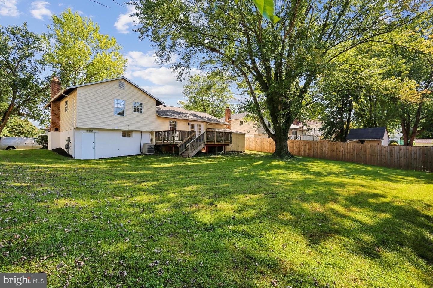 8405 Flower Hill Terrace Property Photo 2