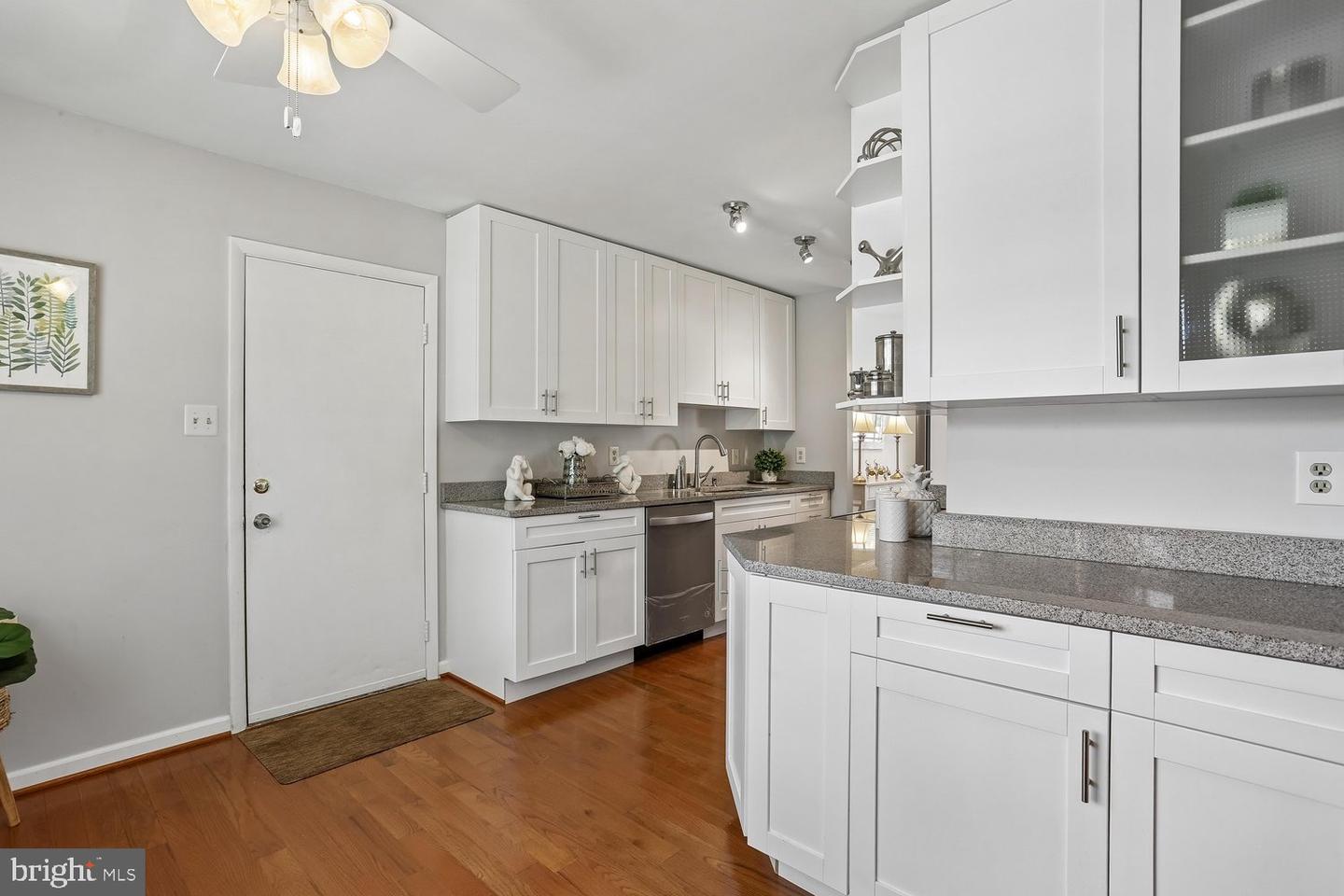 8405 Flower Hill Terrace Property Photo 15
