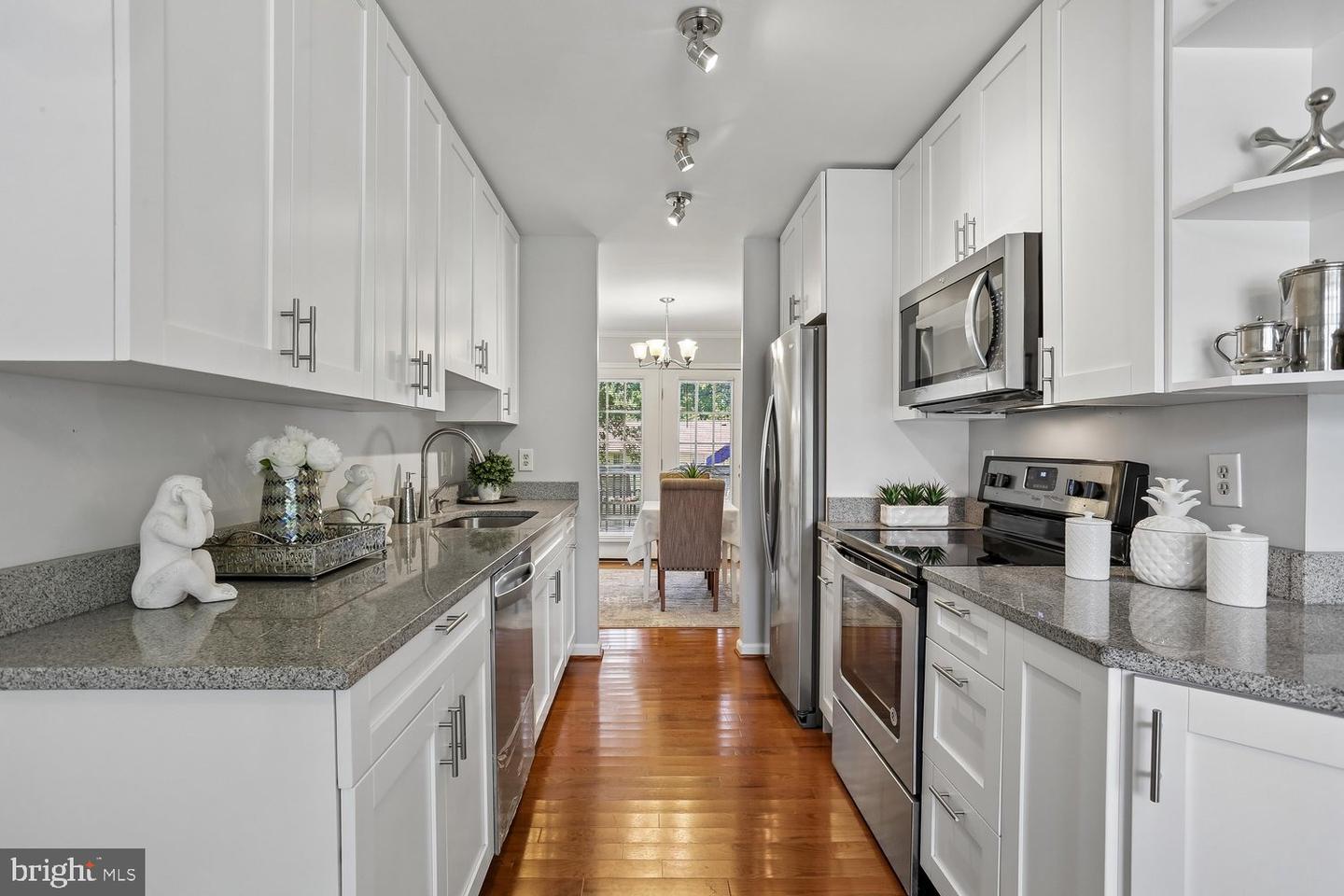 8405 Flower Hill Terrace Property Photo 16