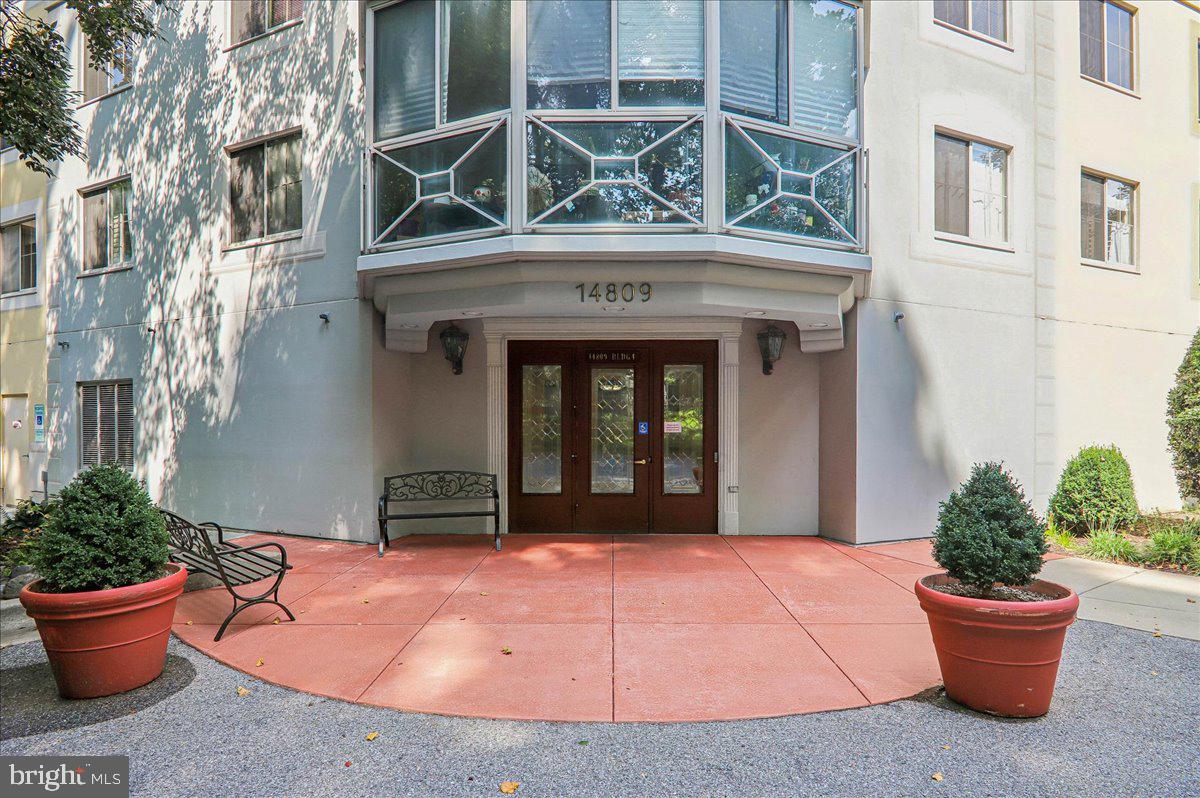 14809 Pennfield Cir #405 Property Photo 2