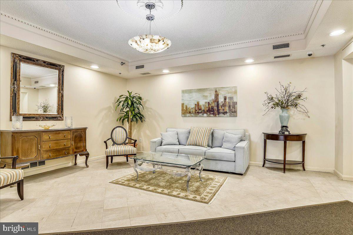 14809 Pennfield Cir #405 Property Photo 3