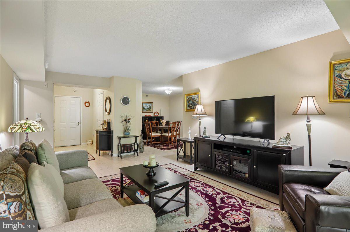 14809 Pennfield Cir #405 Property Photo 9