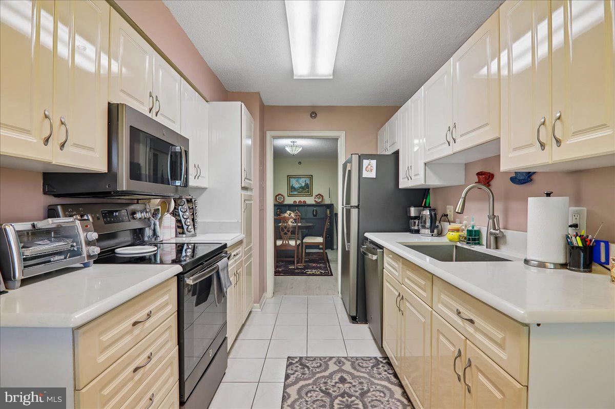 14809 Pennfield Cir #405 Property Photo 16