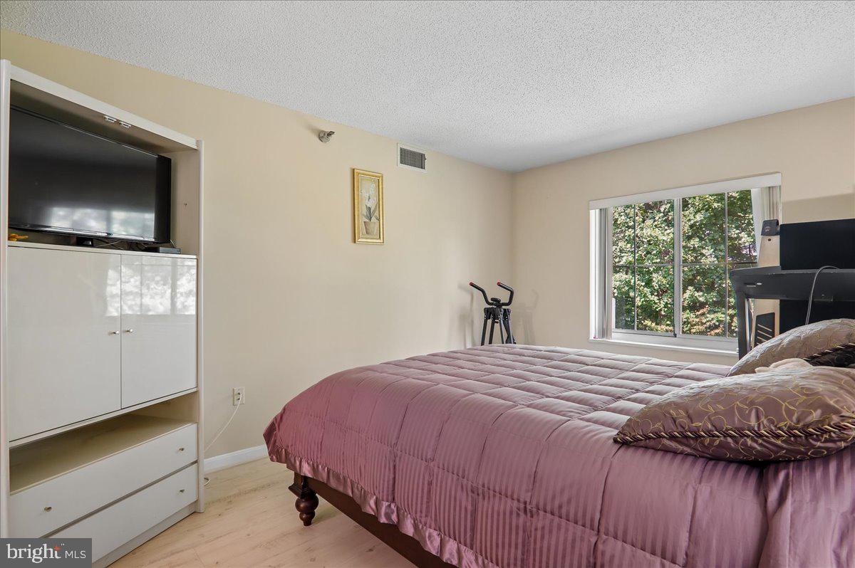 14809 Pennfield Cir #405 Property Photo 18