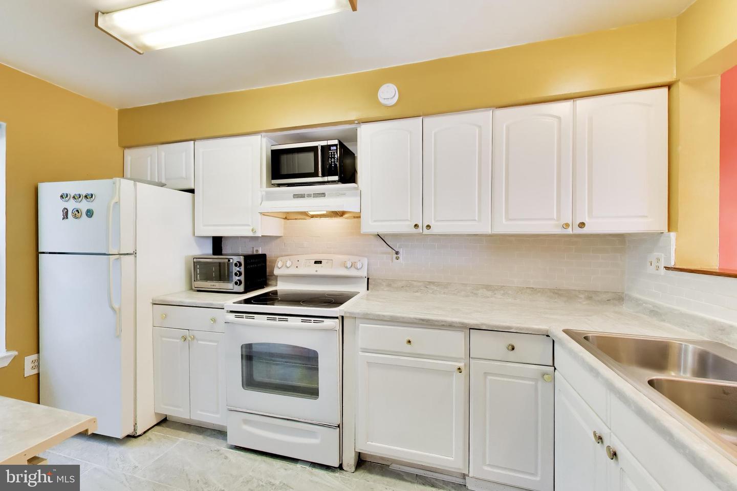 2923 Lisage Way Property Photo 14