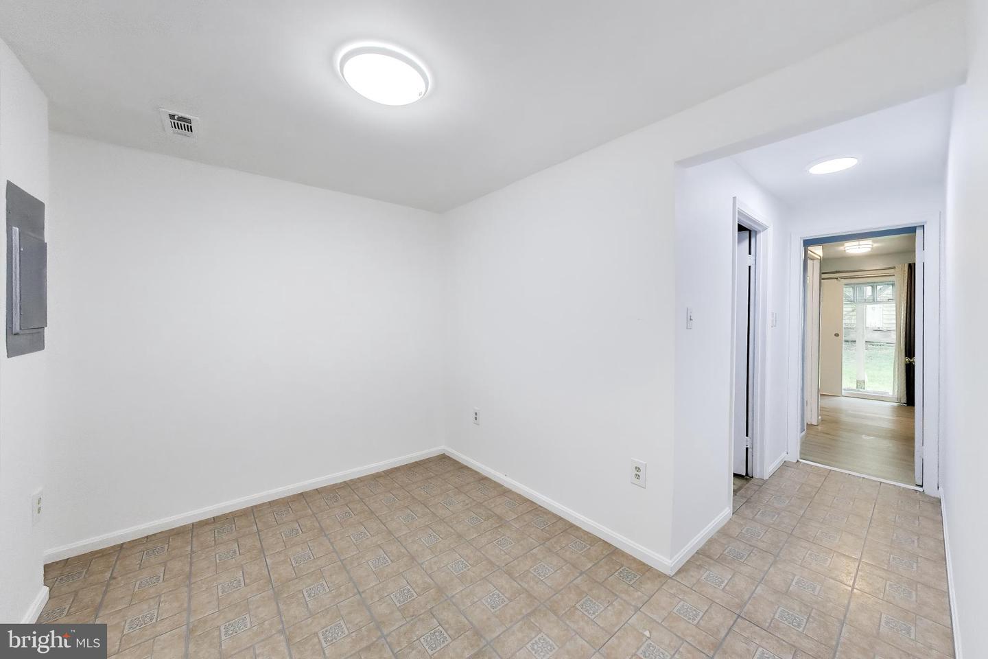 2923 Lisage Way Property Photo 27