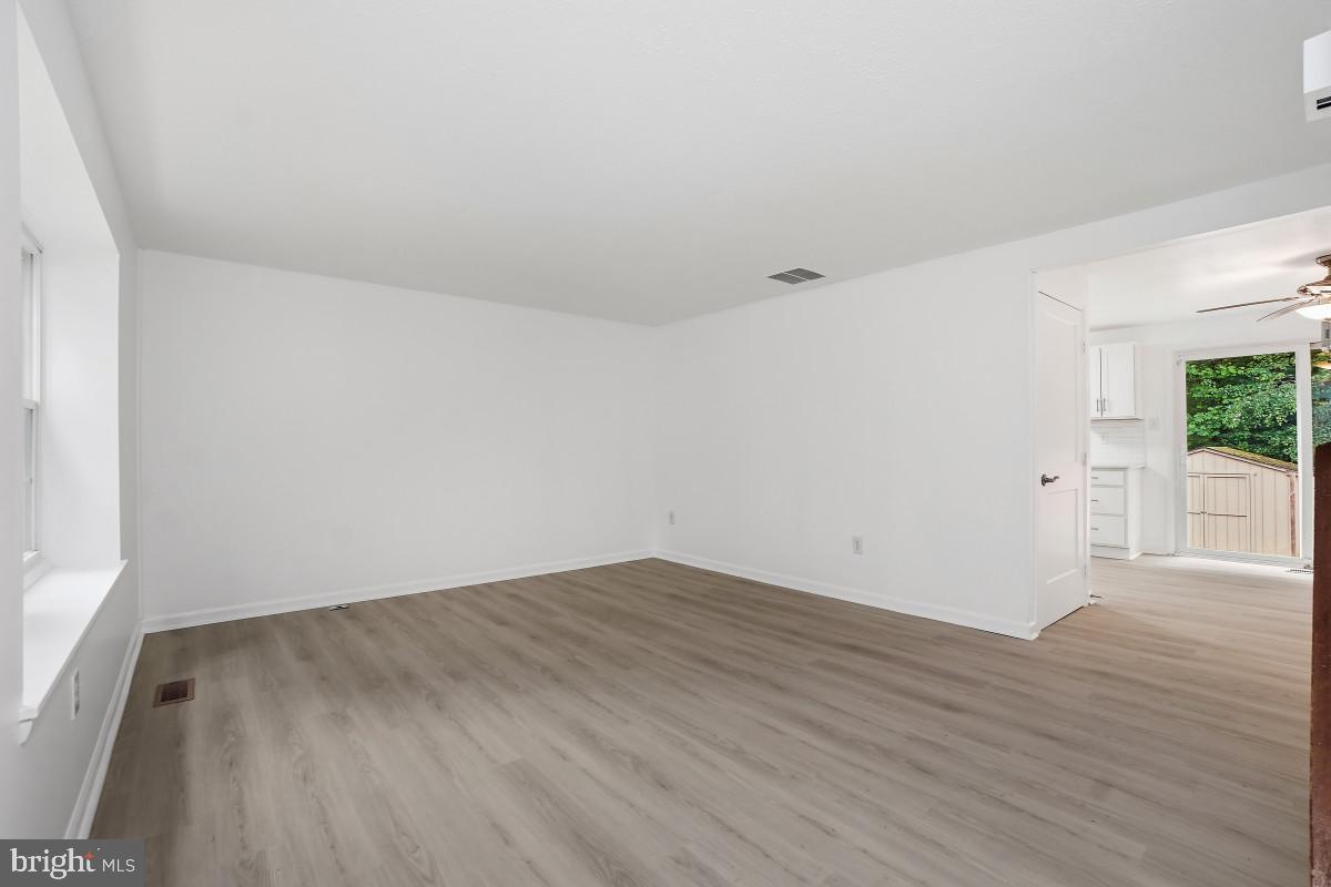 10214 Millstream Dr Property Photo 3