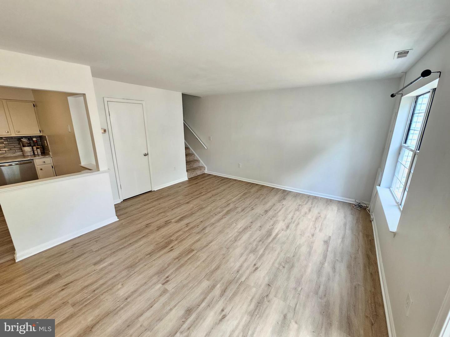 2939 Shepperton Ter Property Photo 6