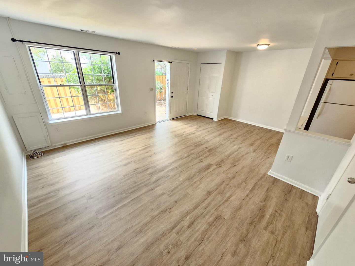 2939 Shepperton Ter Property Photo 8