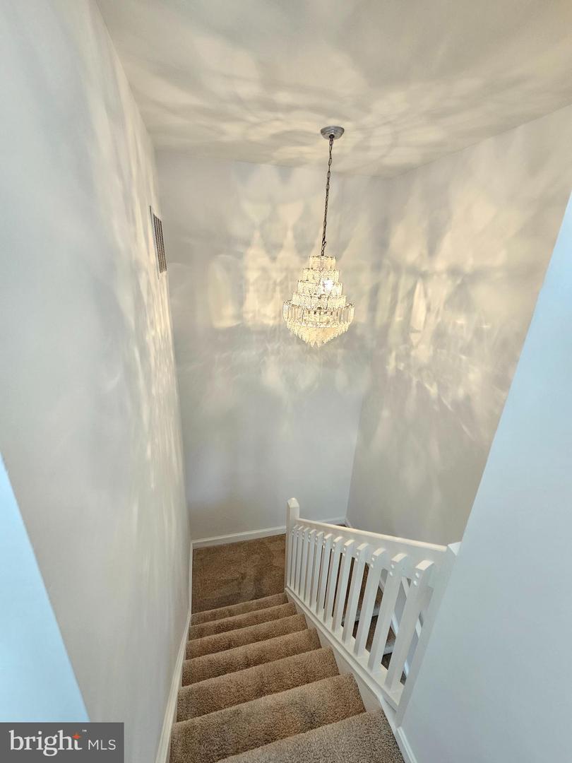 2939 Shepperton Ter Property Photo 15