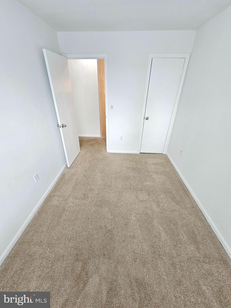 2939 Shepperton Ter Property Photo 18