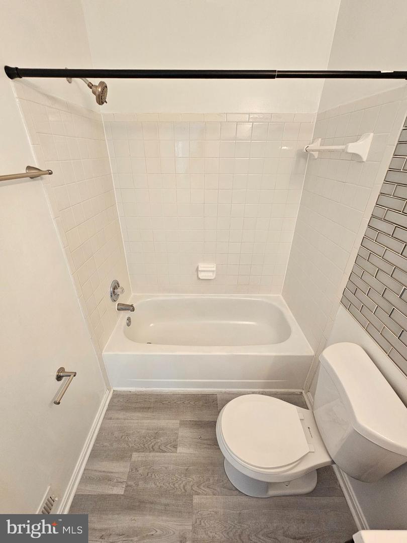 2939 Shepperton Ter Property Photo 27