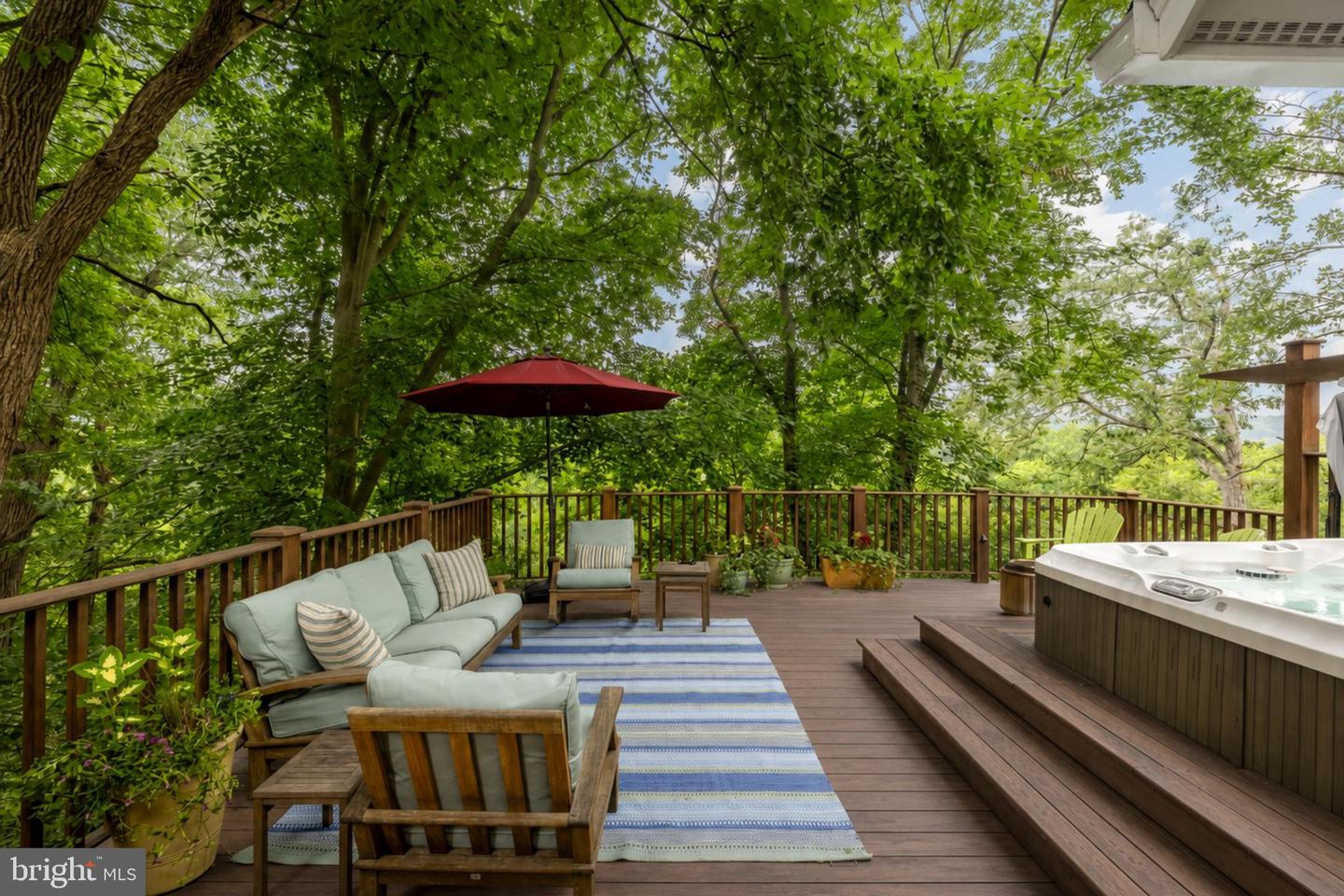 6512 Ridge Dr Property Photo 1