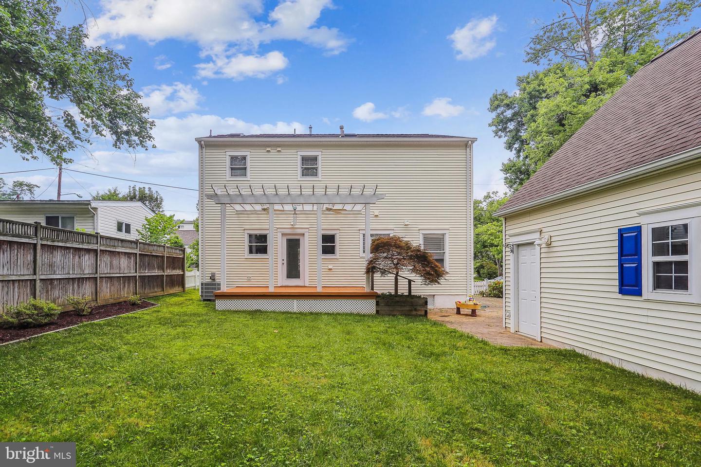 101 Charles St Property Photo 4