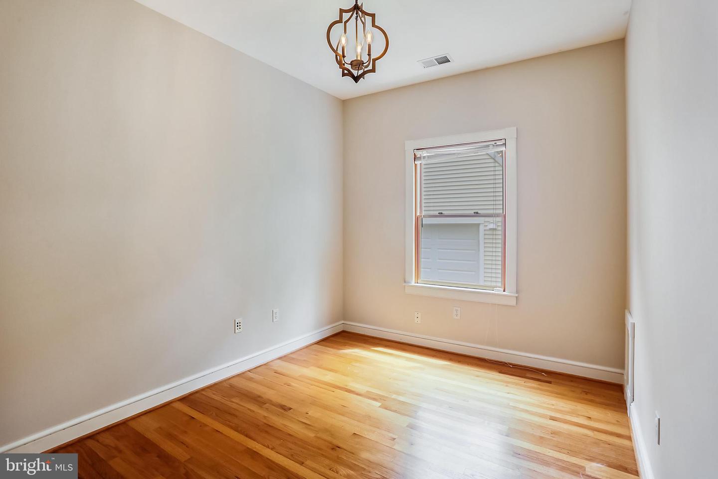 101 Charles St Property Photo 17