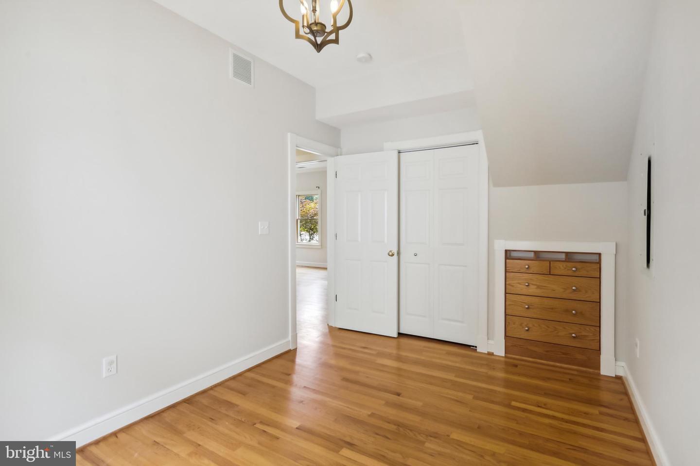 101 Charles St Property Photo 18