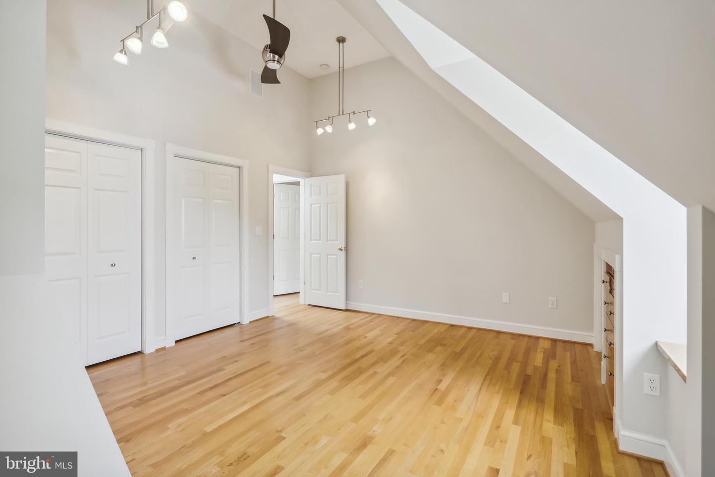 101 Charles St Property Photo 25