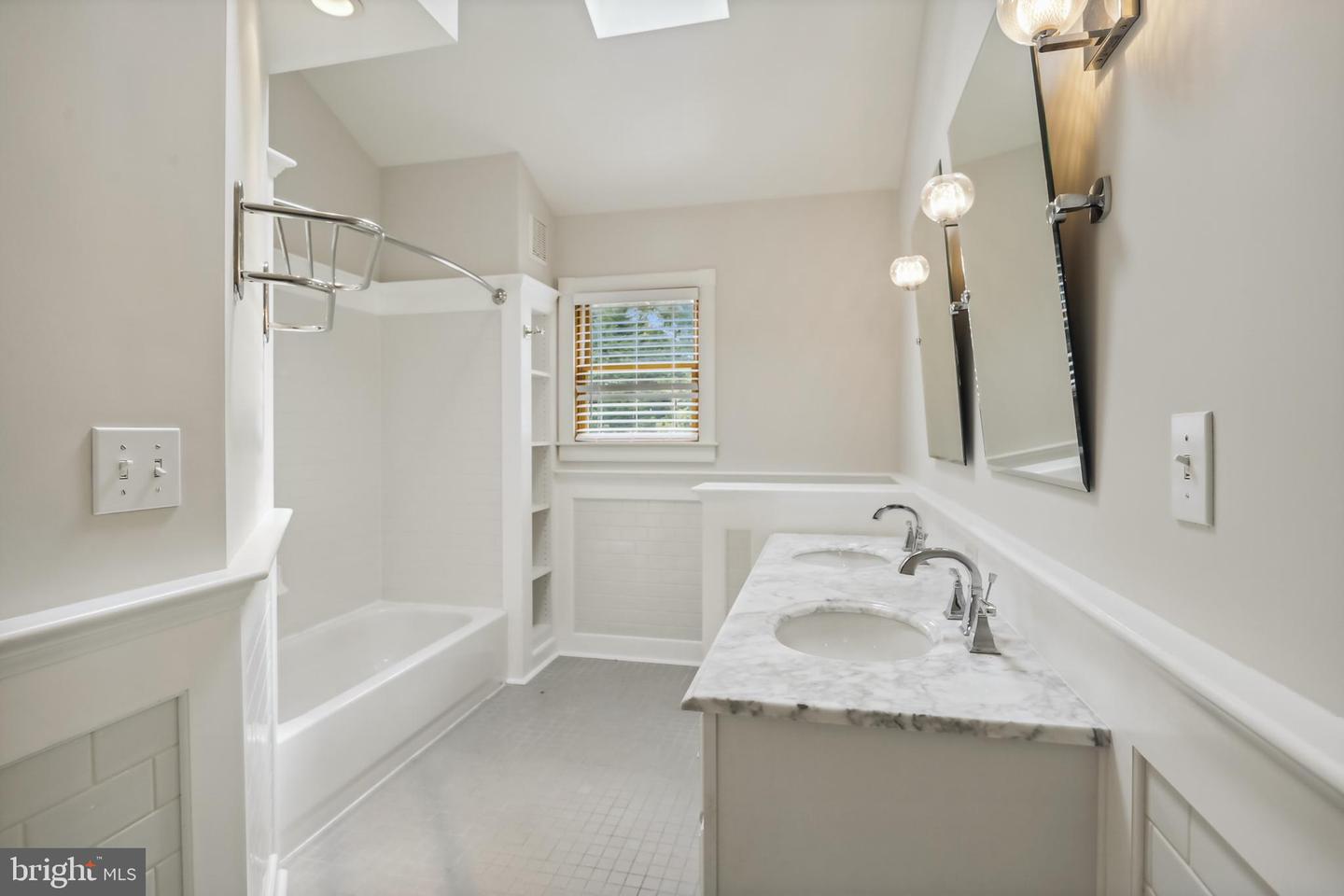 101 Charles St Property Photo 29
