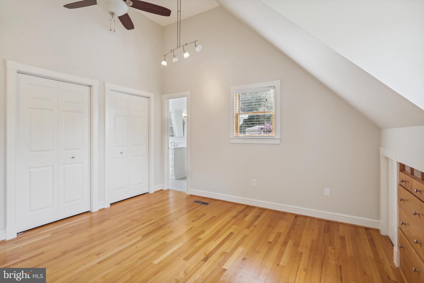 101 Charles St Property Photo 33