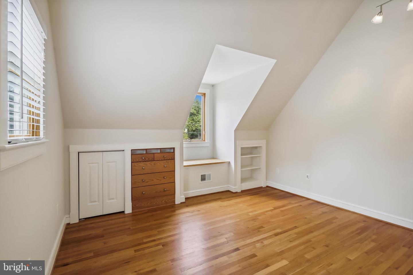 101 Charles St Property Photo 35