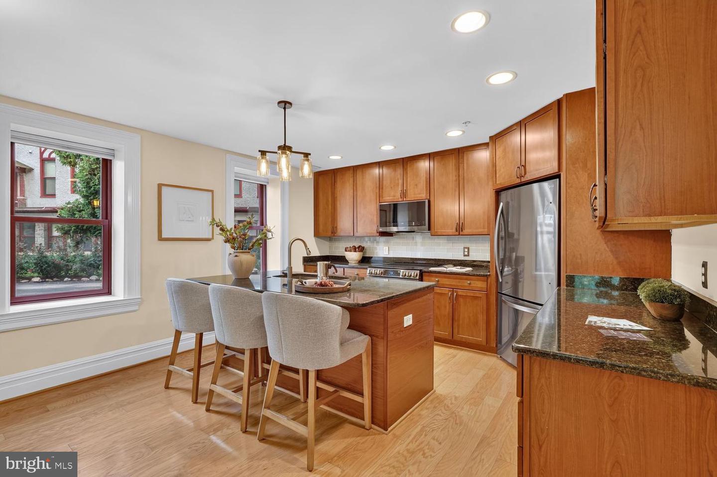 9610 Dewitt #ph102 Property Photo 5