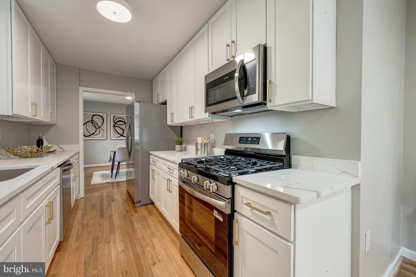 130 Whitmoor Ter Property Photo 3