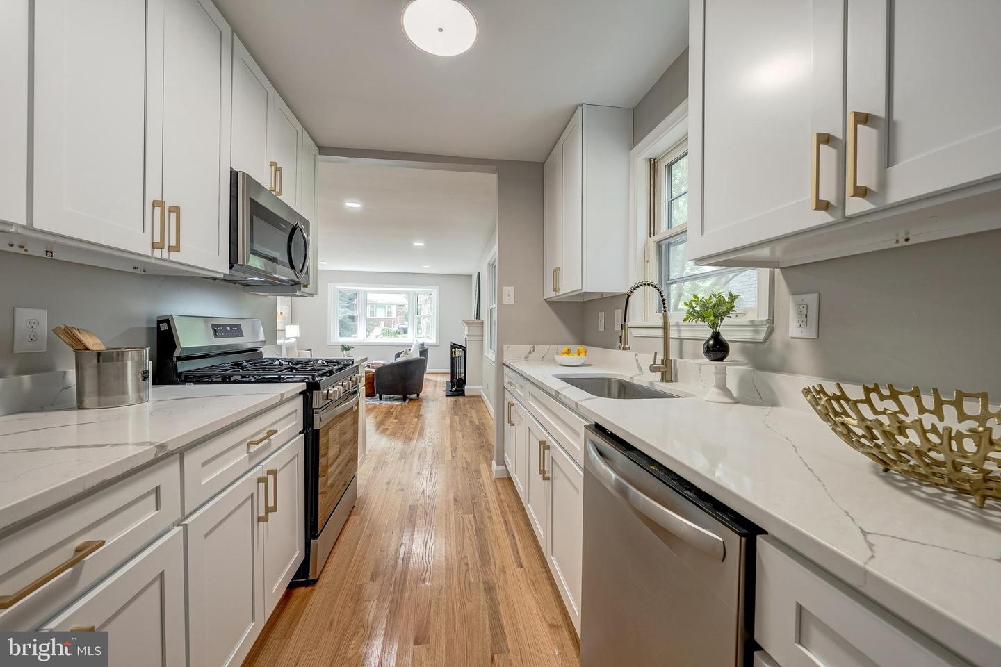 130 Whitmoor Ter Property Photo 4