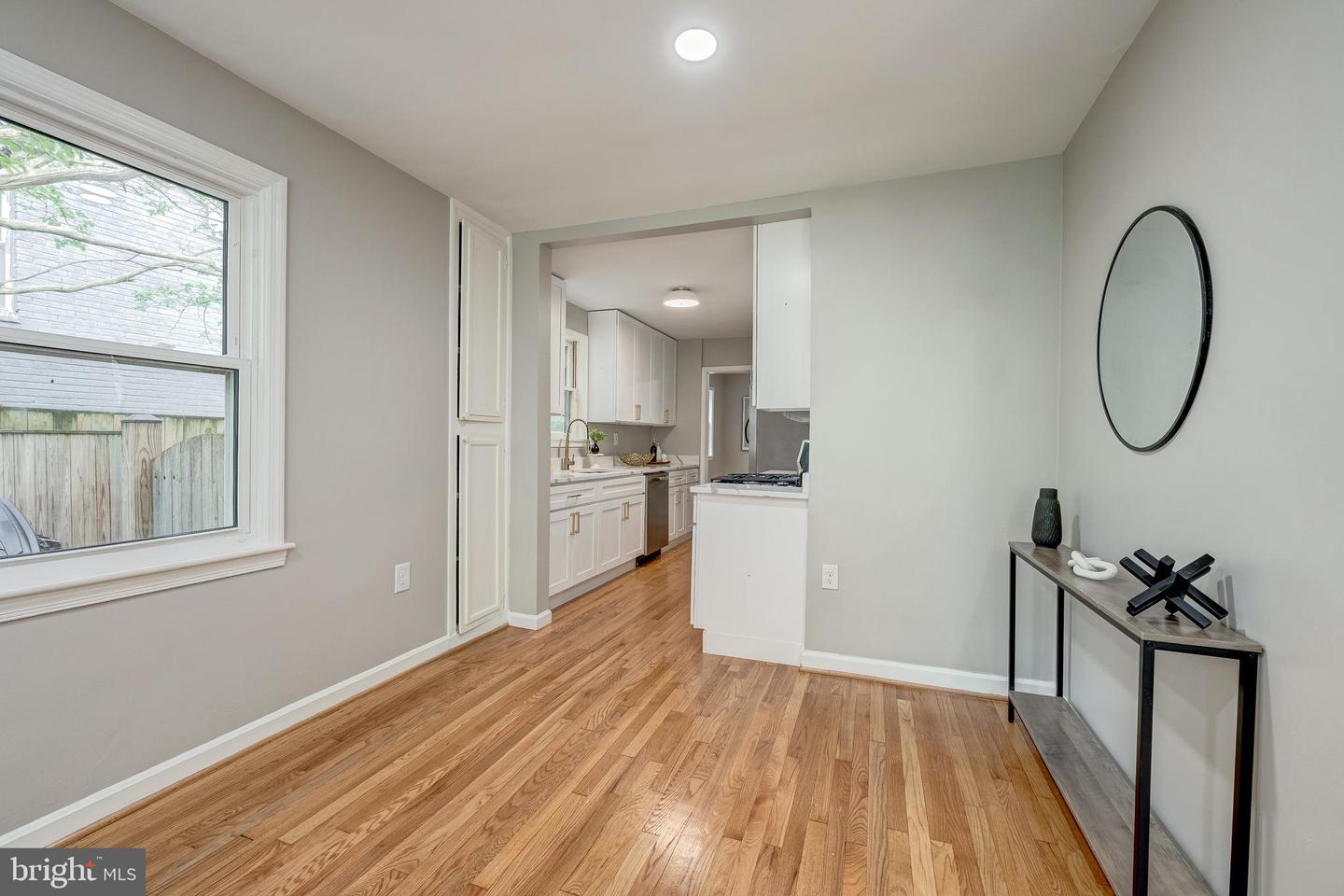 130 Whitmoor Ter Property Photo 6