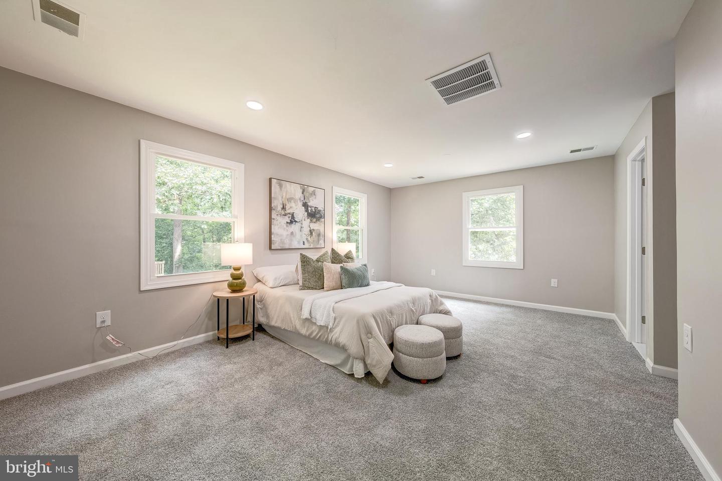 130 Whitmoor Ter Property Photo 12