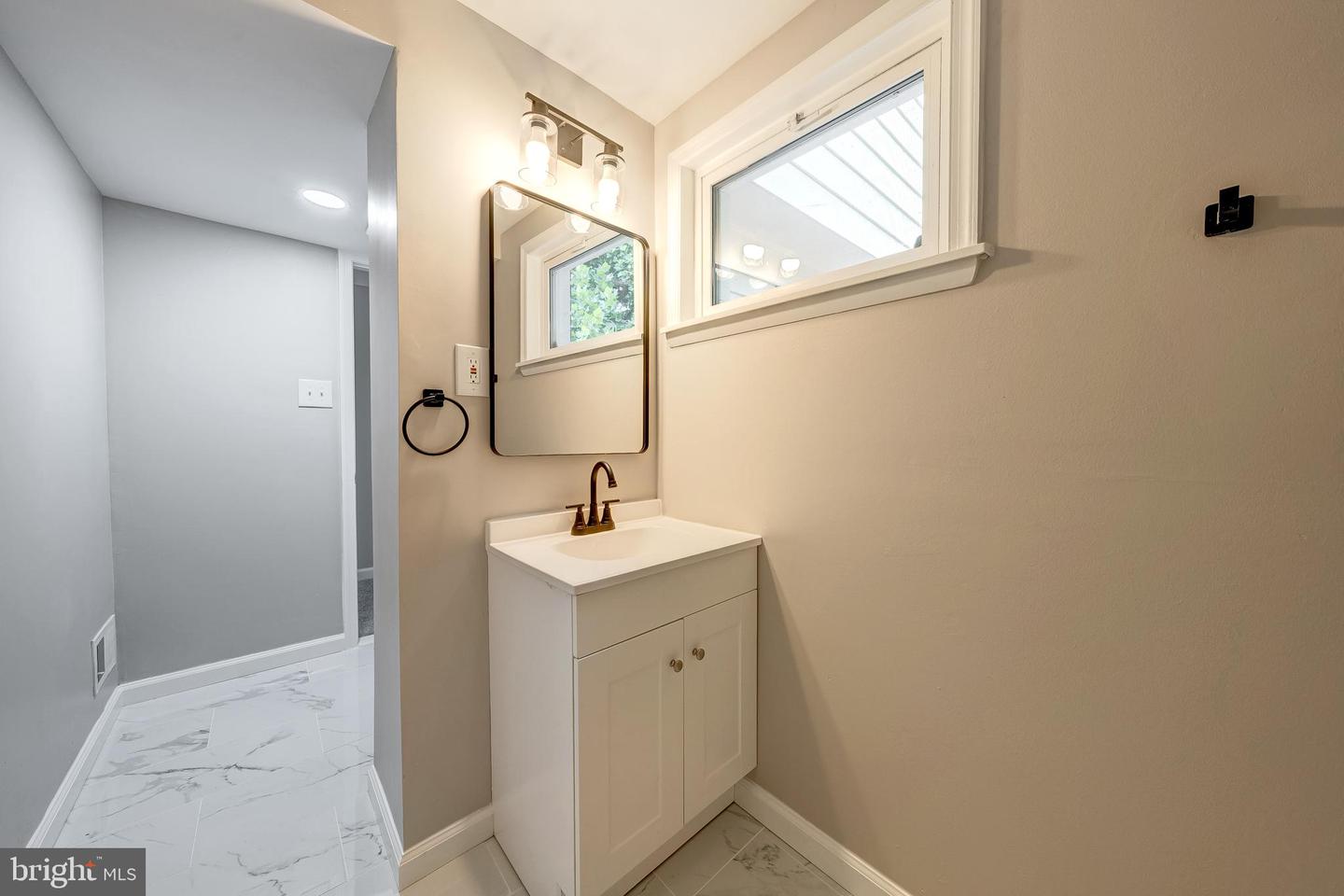 130 Whitmoor Ter Property Photo 24