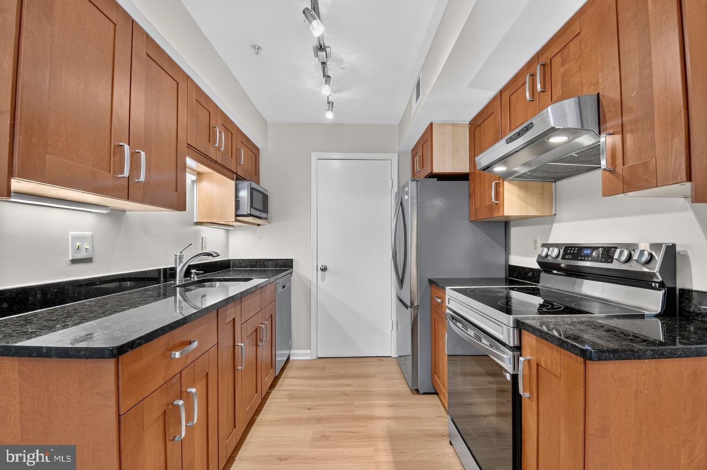 2513 Mcveary Ct #10ad Property Photo 3