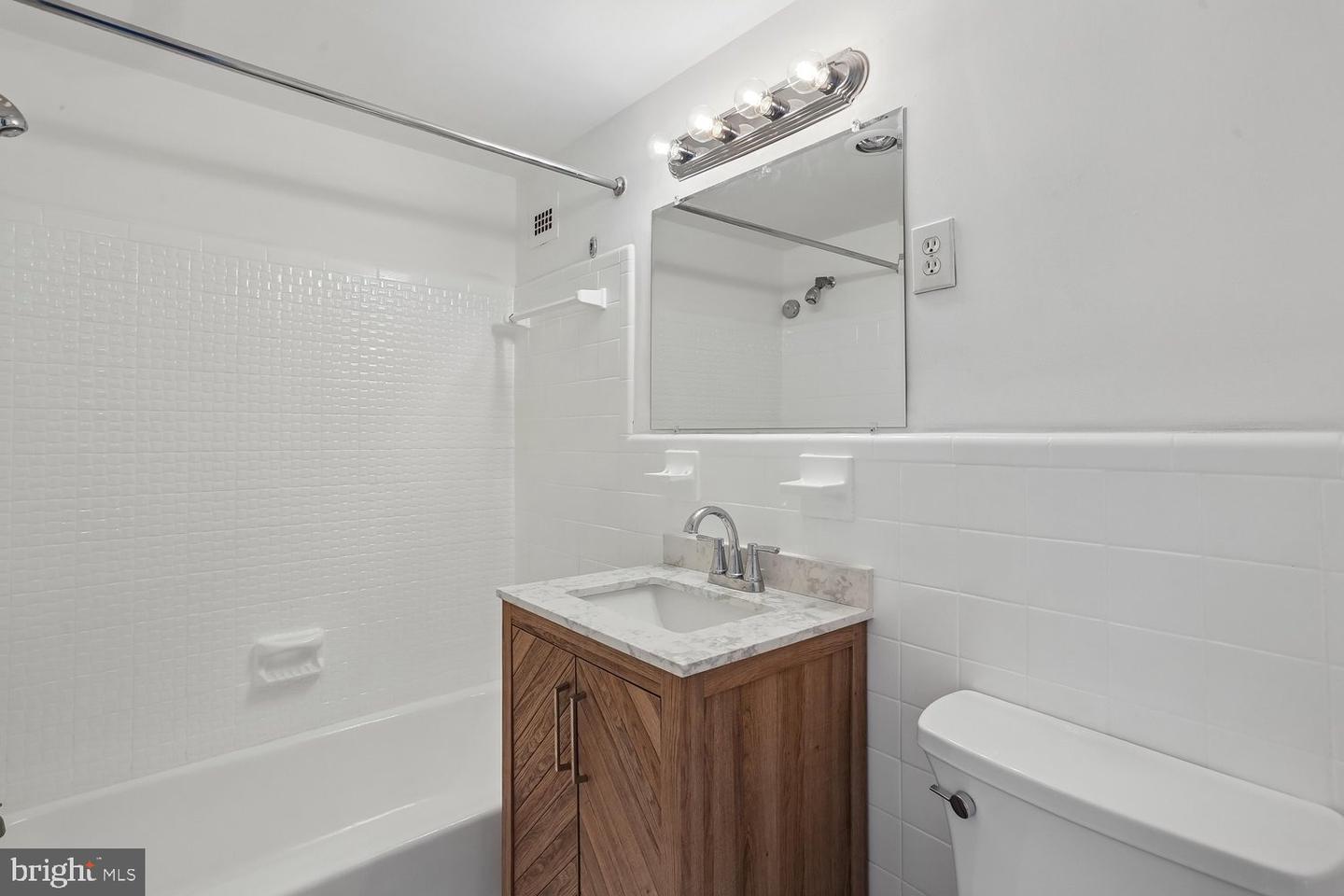 10401 Grosvenor Pl #511 Property Photo 22