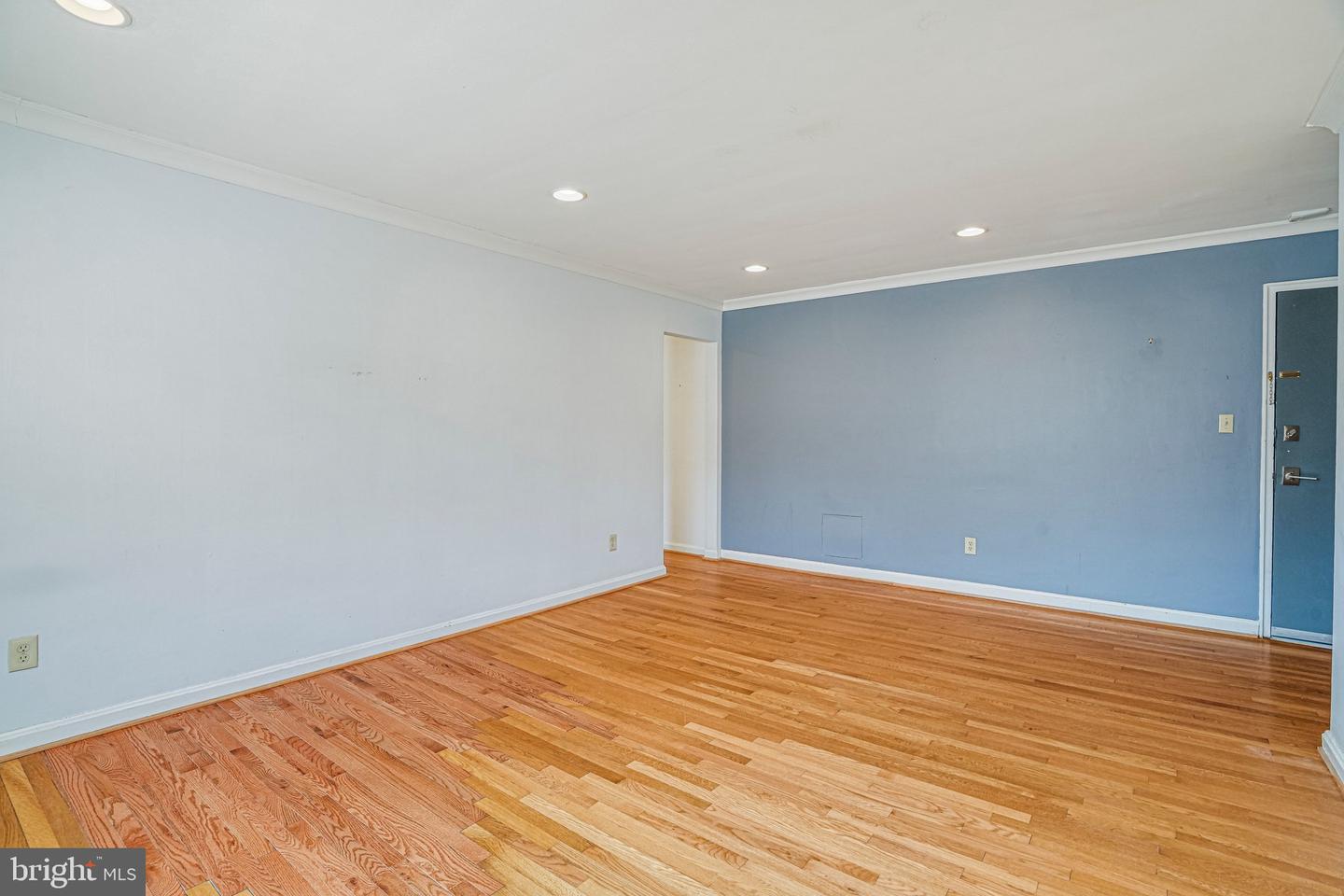 95 E Wayne Ave #209 Property Photo 5