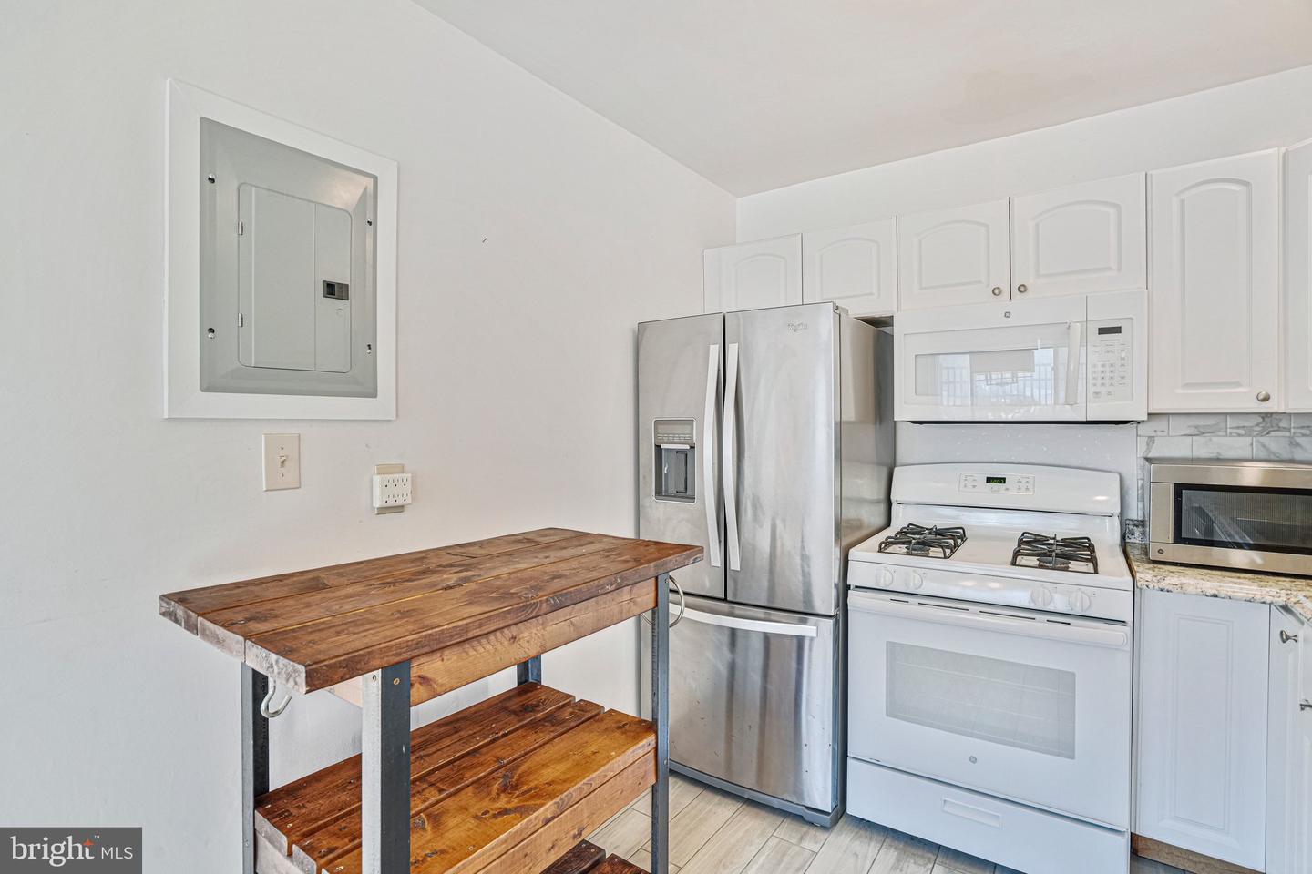 95 E Wayne Ave #209 Property Photo 9