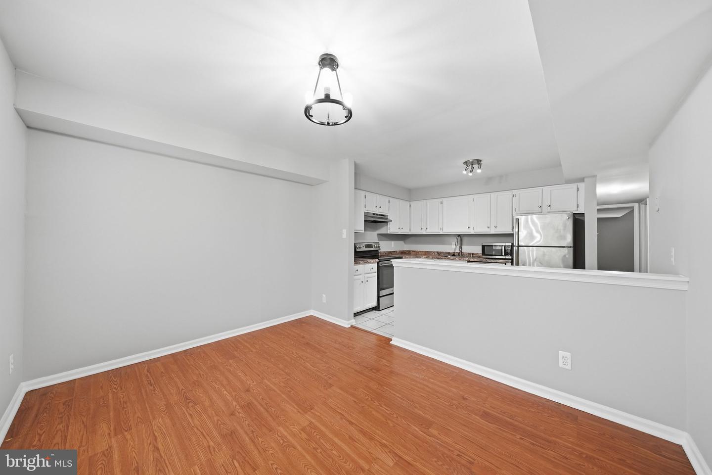 20307 Beaconfield Ter #102 Property Photo 13